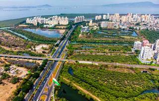 Aerial view of Mumbai skyline.
