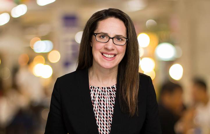 Professional photo of Kellie Becker.